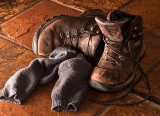 Gdzie wyrzucać zużyte torebki damskie?