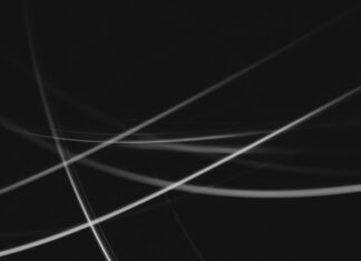 Dlaczego szumi w aucie podczas jazdy?