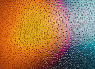 Czym myć szyby w kabinie prysznicowej?